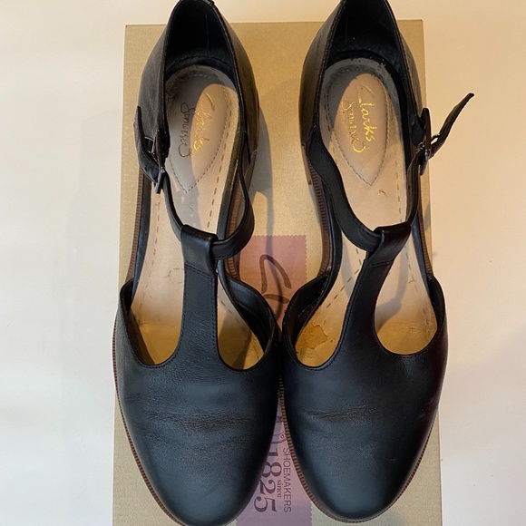 Clarks | Shoes | Clarks Taylor Palm 